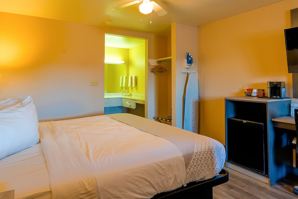 Oyo Hotel Yoakum West 30/74