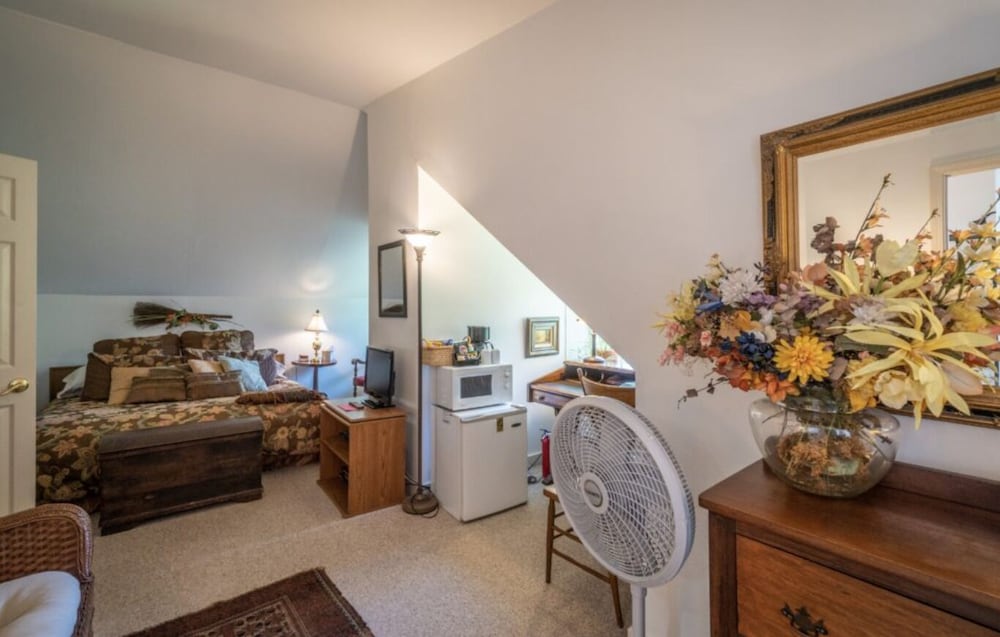 Stone Haus Bed & Breakfast 15/20