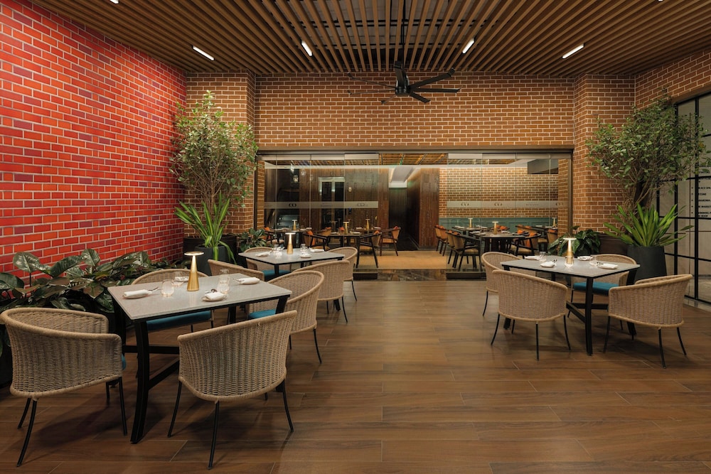Oakwood Premier Prestige Ub City Bangaluru 46/55