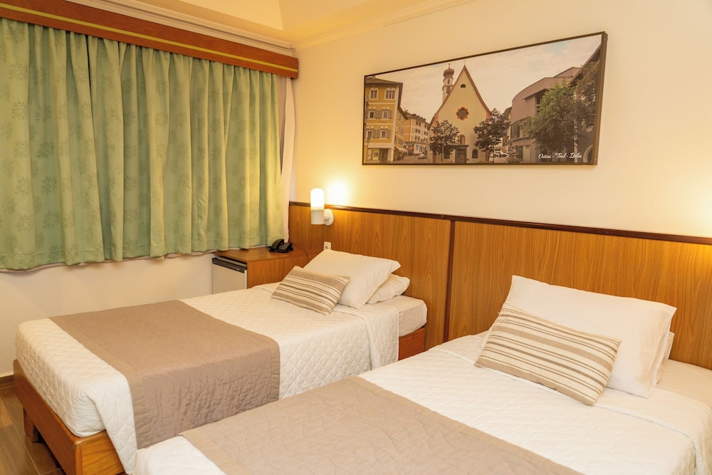 Bella Italia Hotel & Events 9/50