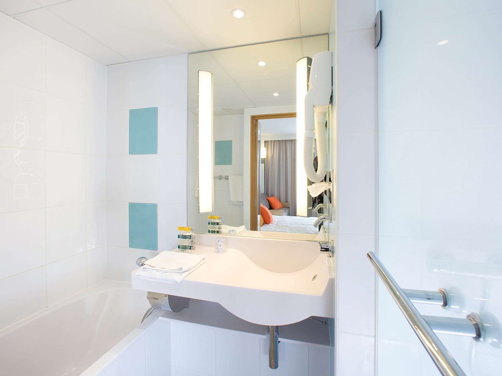 NOVOTEL REIMS TINQUEUX 15/72