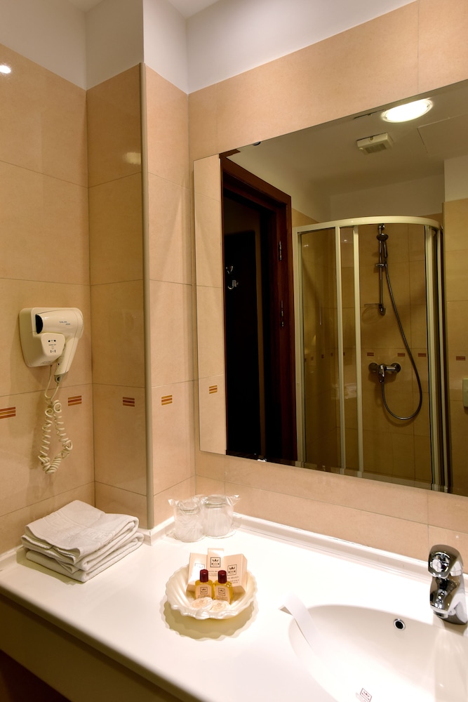 HOTEL BRASOV 46/49