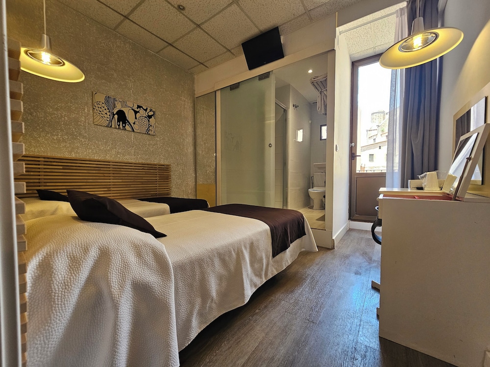 EXTERIOR, 2 BEDS, PRIVATE BATHROOM, BALCONY