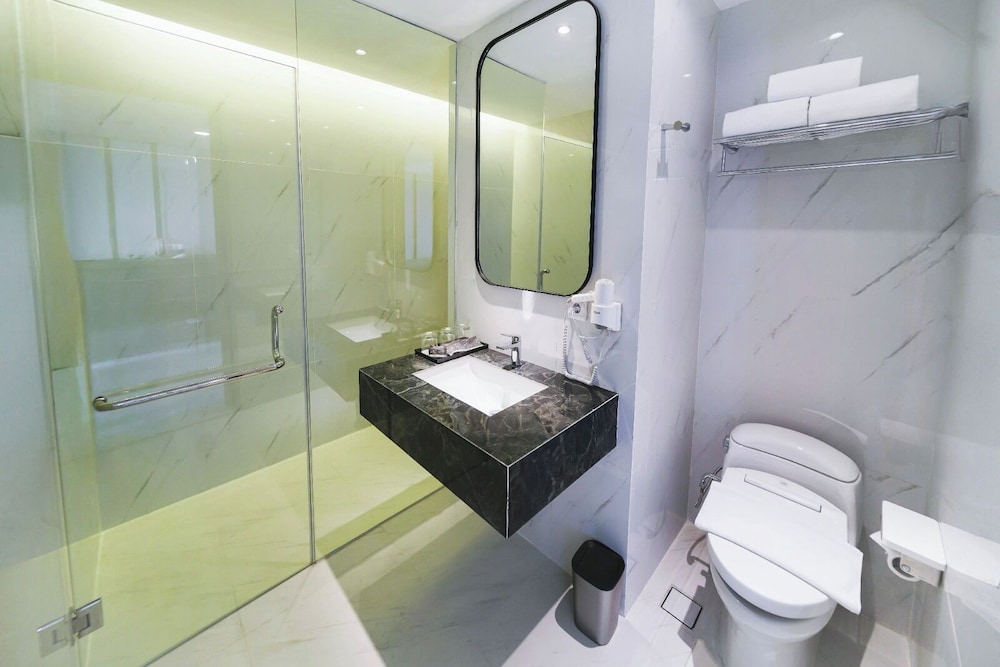 Grand Whiz Hotel Praxis Surabaya 35/43