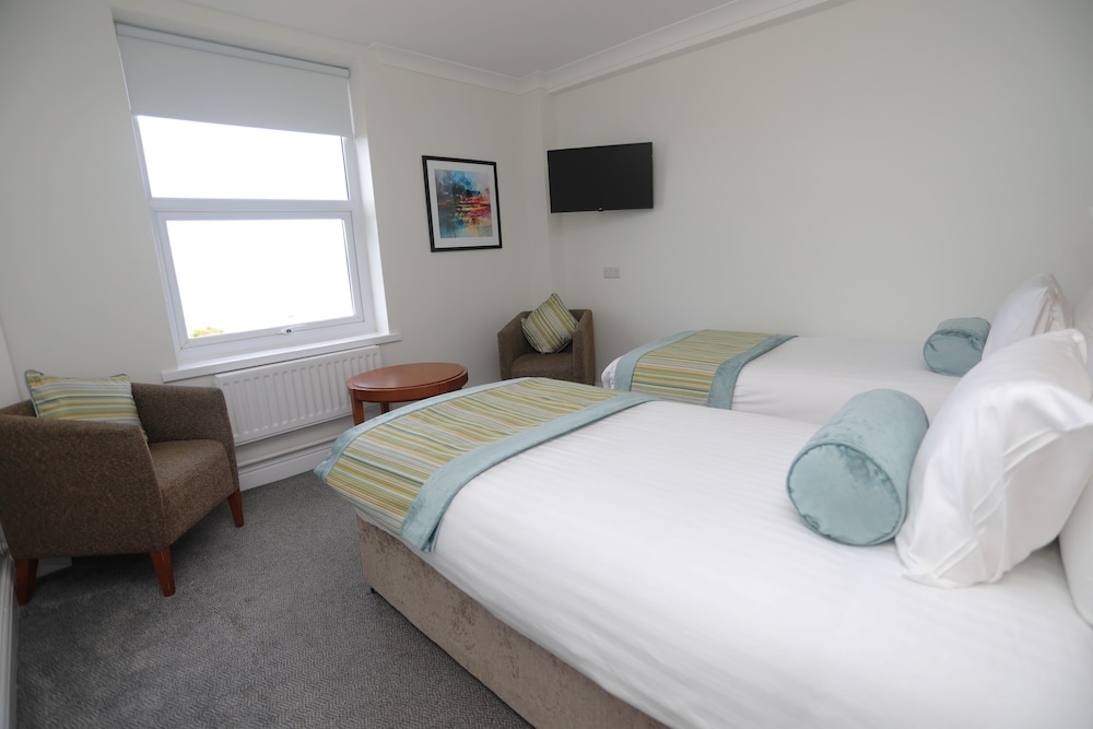 The Beaches Hotel 27/100
