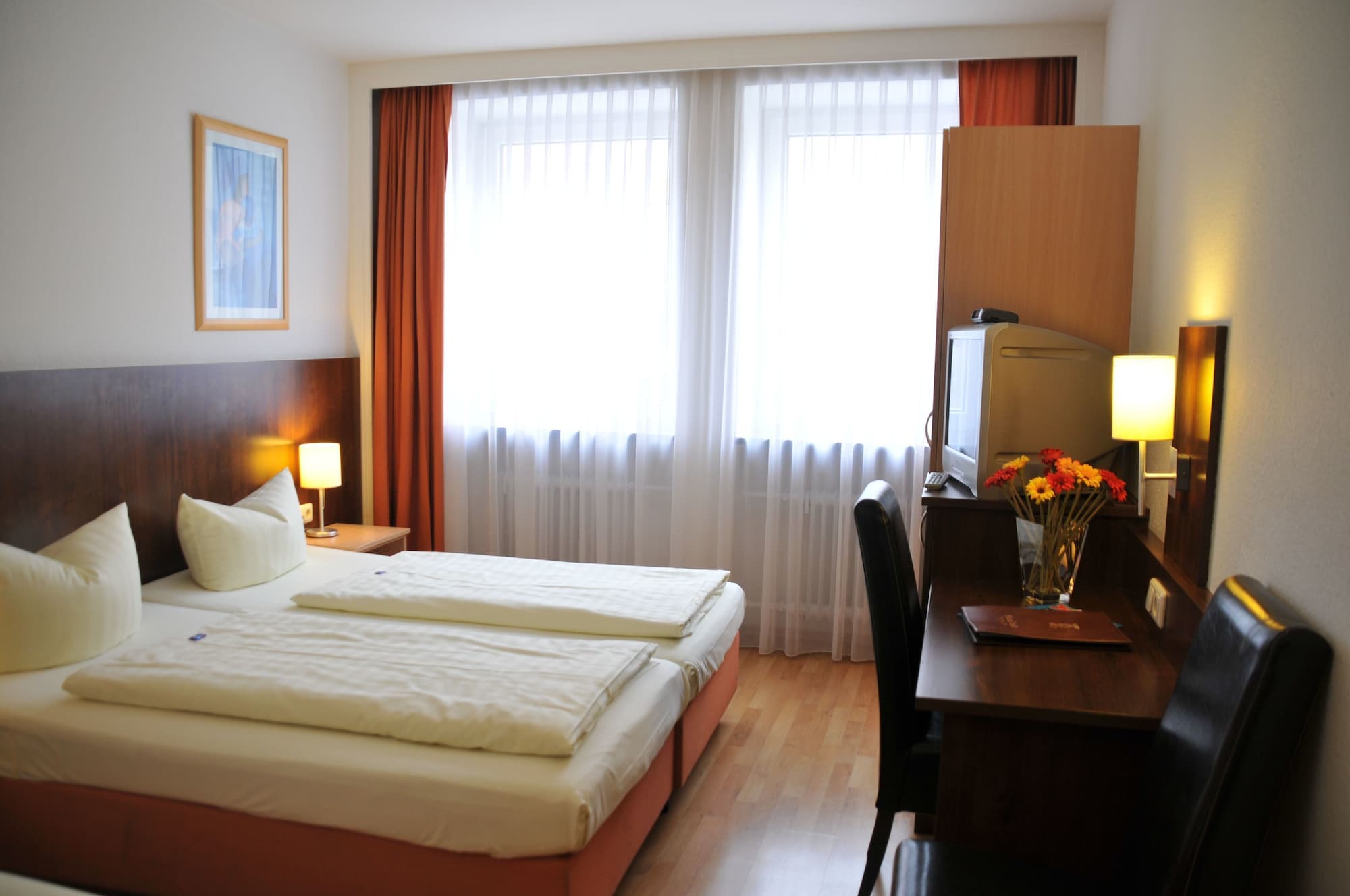 STANDARD, DOUBLE OR TWIN BED