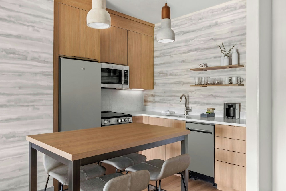 Residence Inn by Marriott Melville 33/43