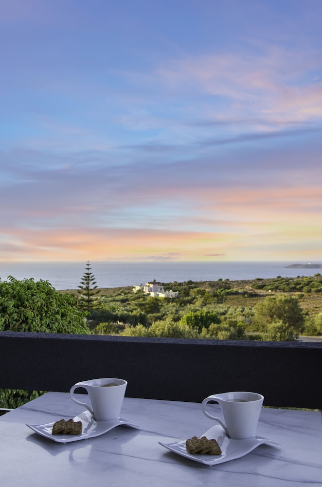 Talos Luxury Suites 40/50