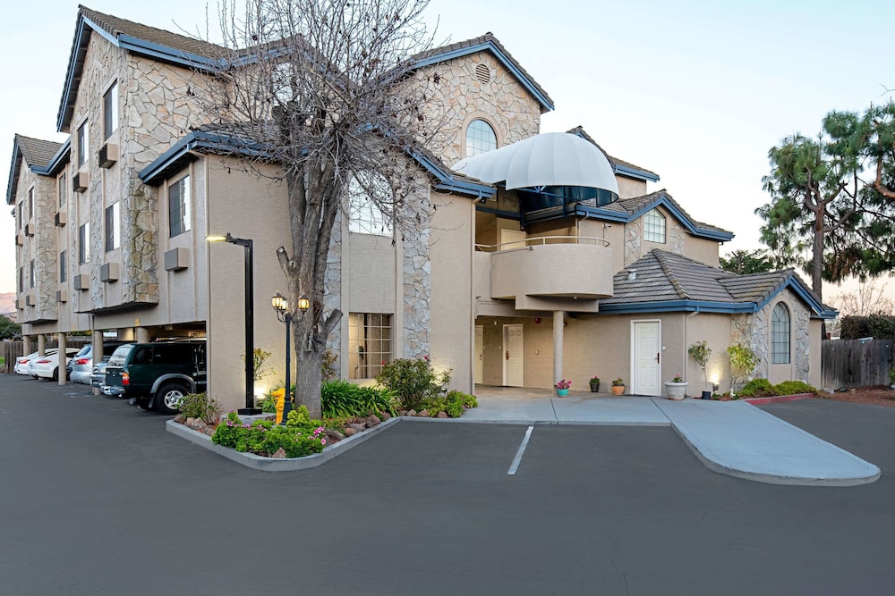 Clarion Inn Silicon Valley 6/53