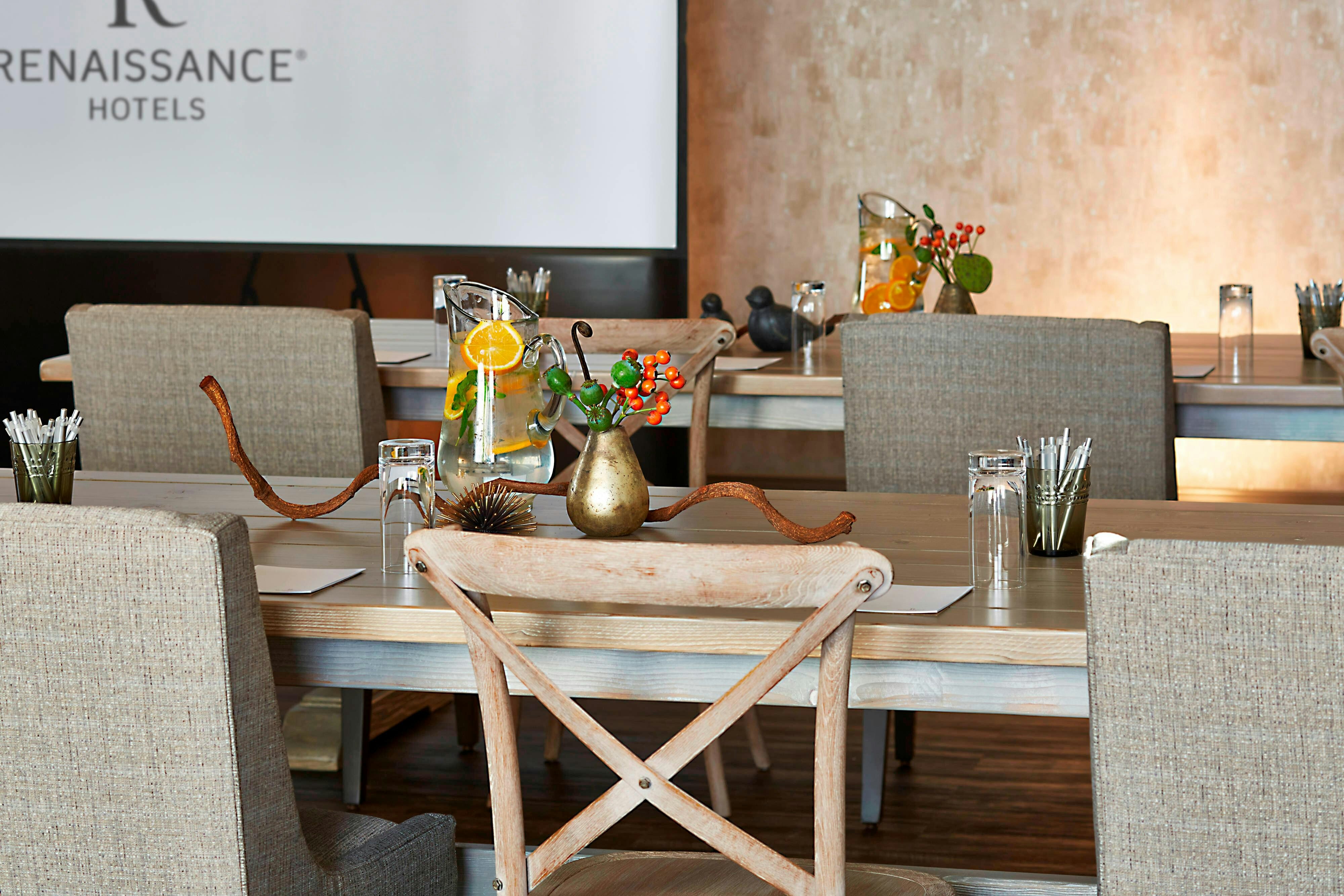 The Del Monte Lodge Renaissance Rochester Hotel Spa 26/34