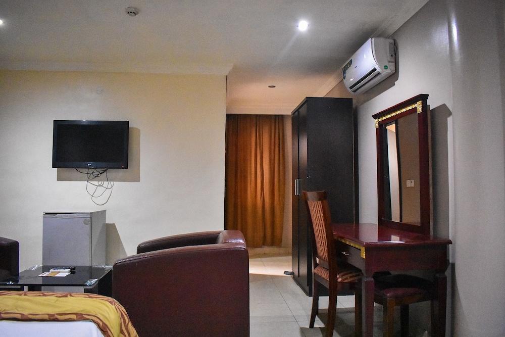 Beni Apartment And Suites 35/50