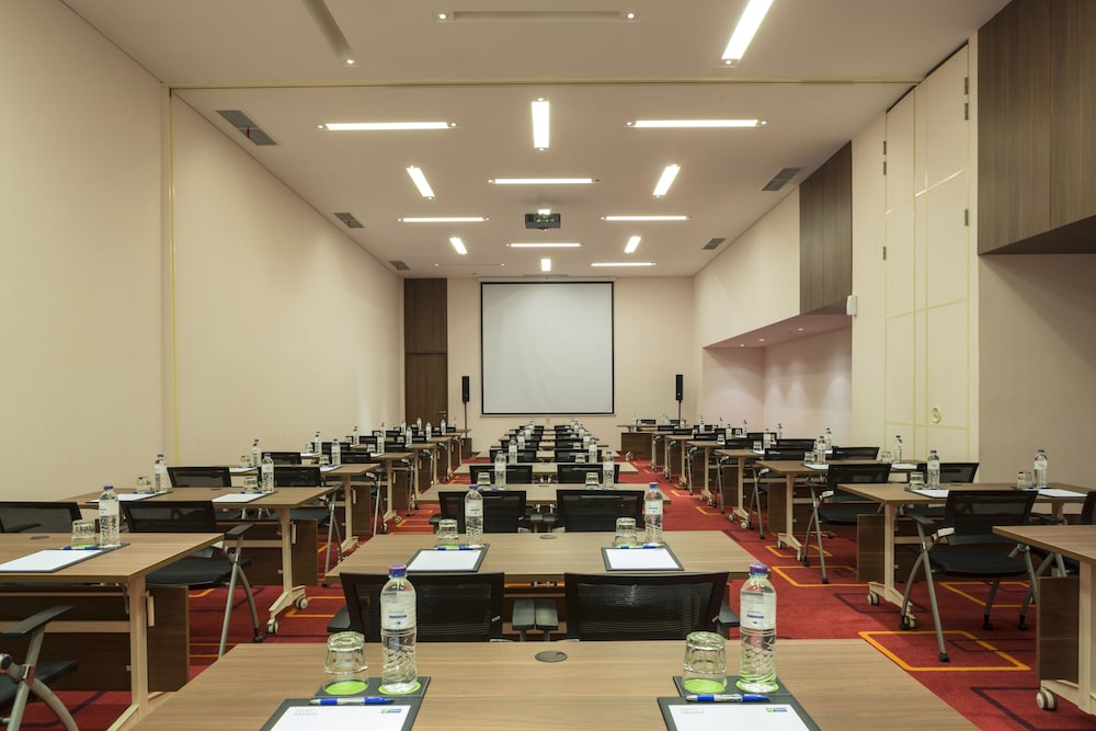 Holiday Inn Express Jakarta Pluit Citygate 51/54