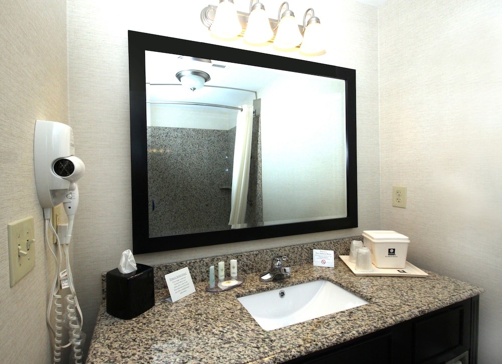غرفة قياسية بسريرين كوين، Comfort Inn & Suites Franklin East 5/6