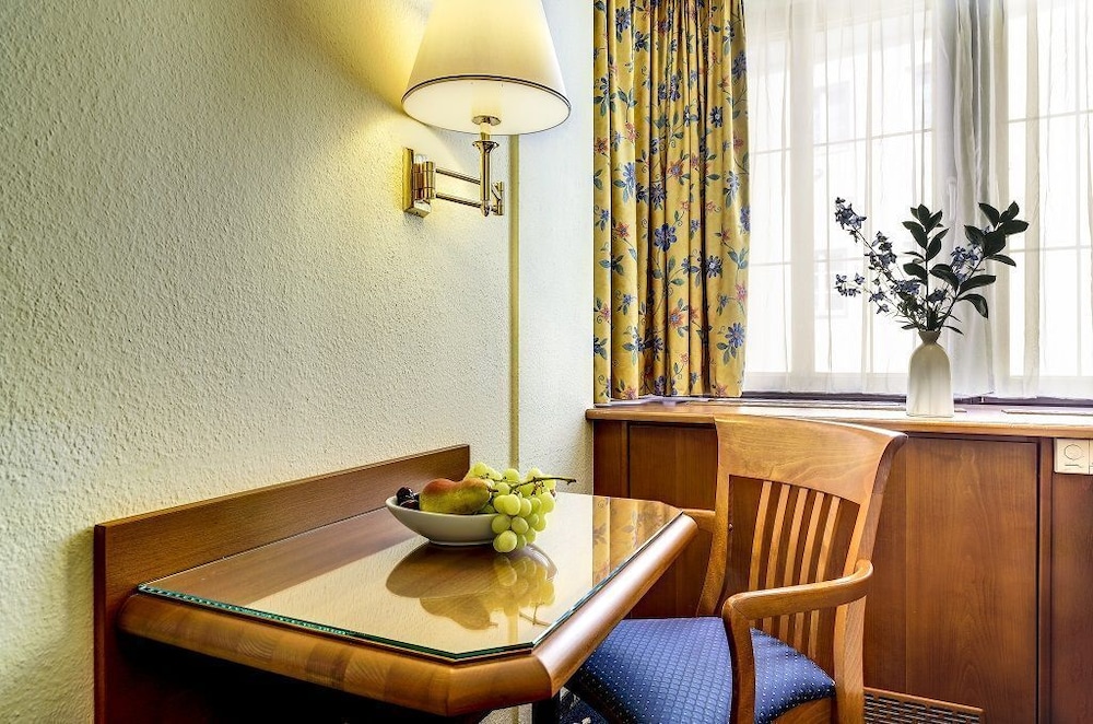 Hotel Mondschein 28/33