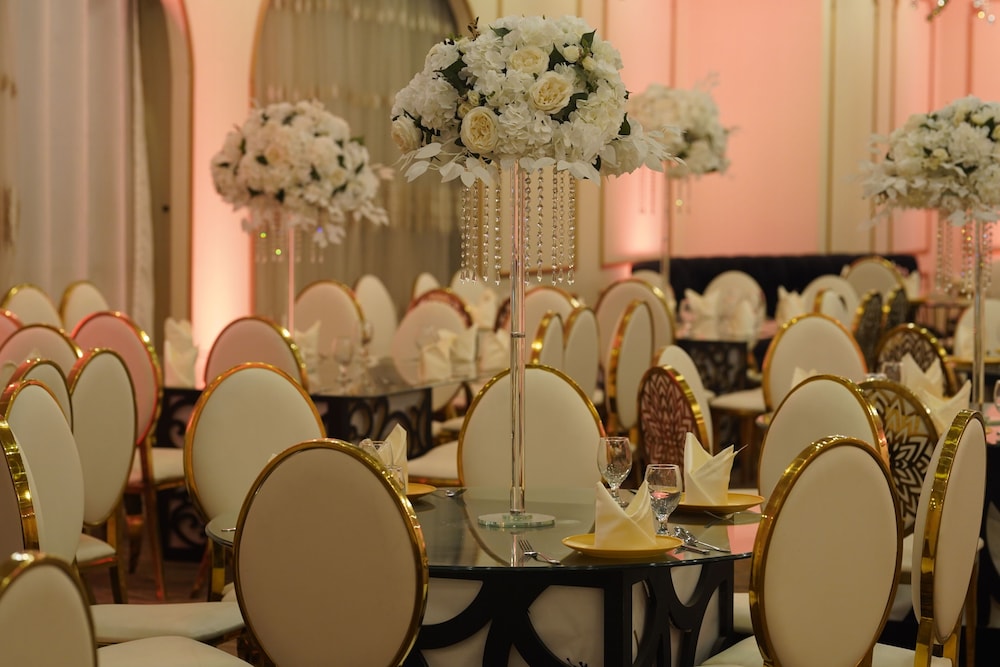 SANDY PALACE HOTEL 35/50