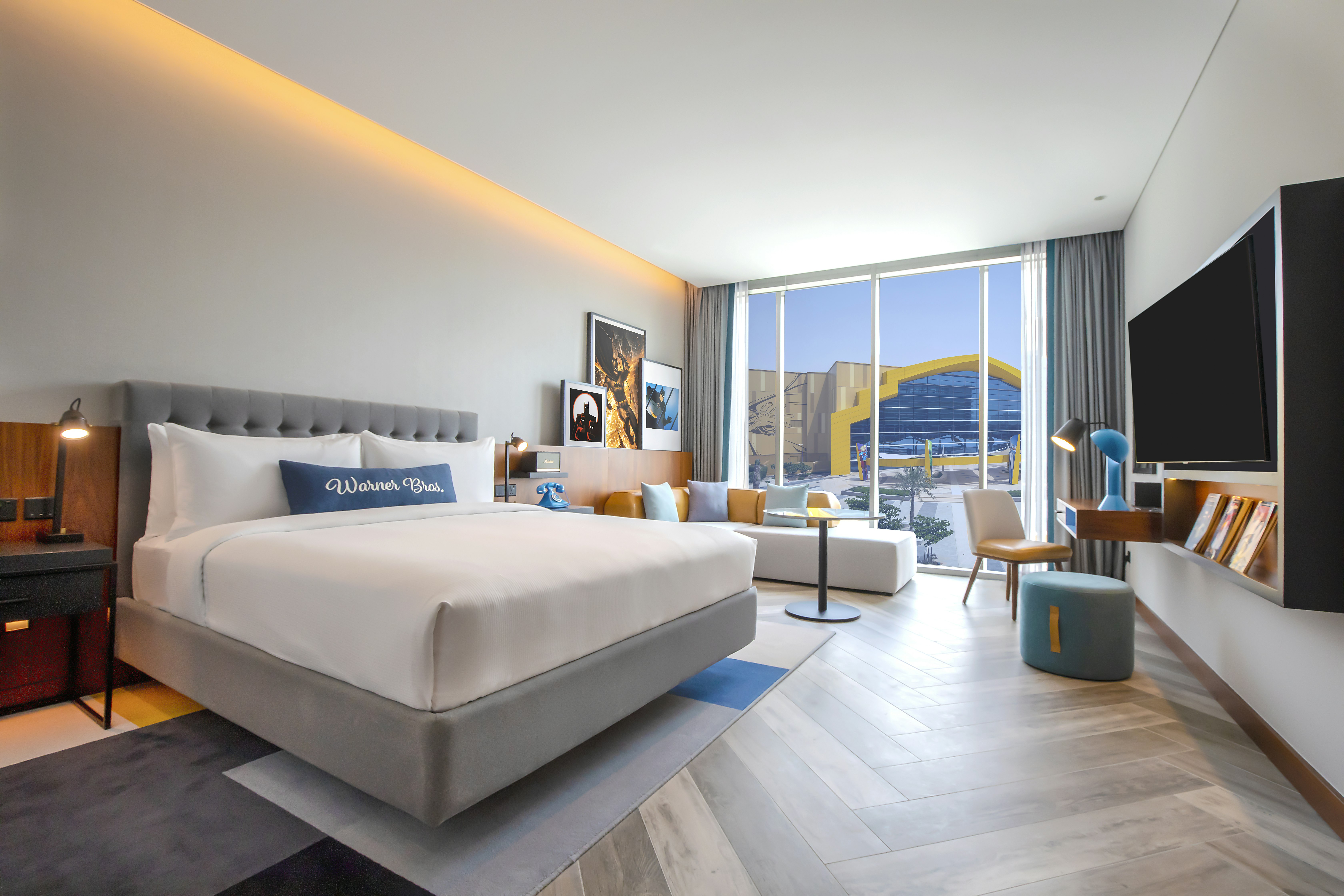 King Directors Room with Yas Theme Park Access، The WB Abu Dhabi, Curio Collection by Hilton 4/10