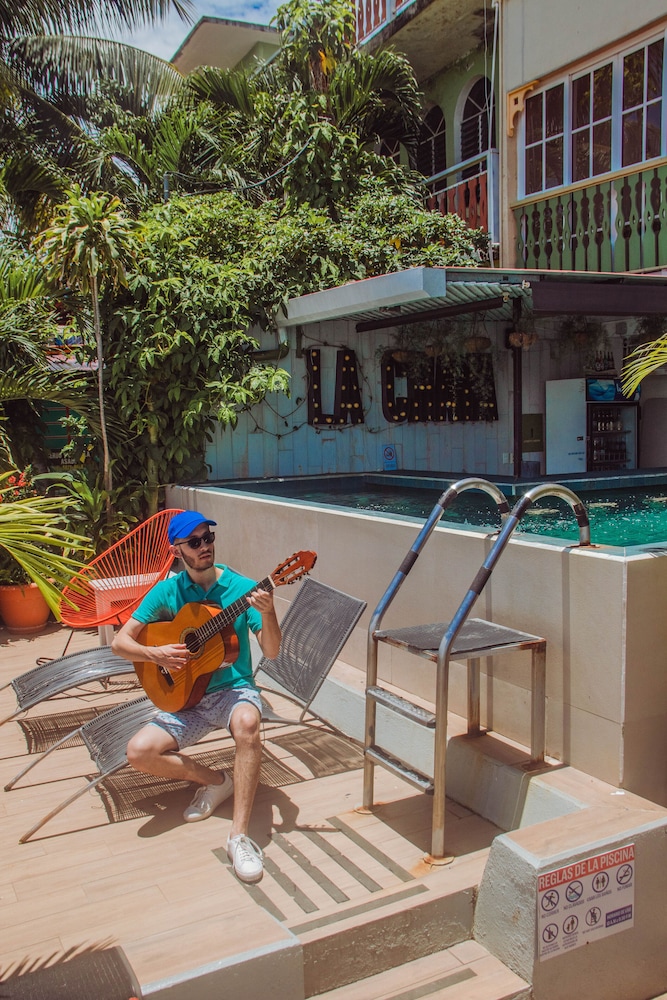 Hotel Petén 25/111