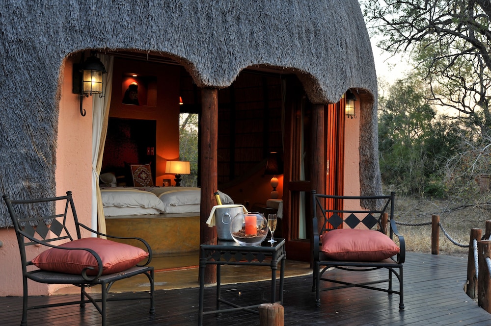 Hoyo-Hoyo Tsonga Lodge 7/68