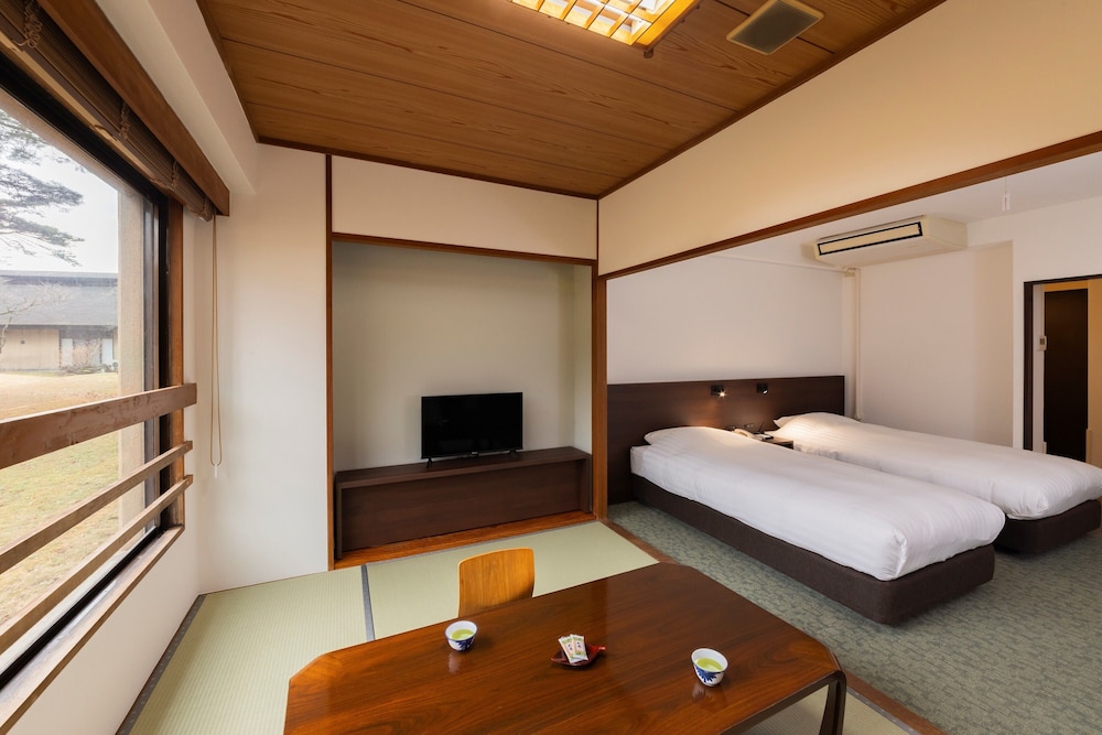 JAPANESE WESTERN, NO BATHROOM