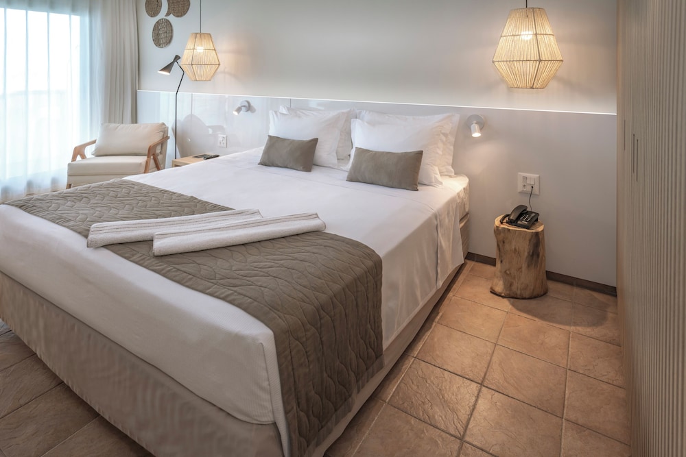 PRIME, JUNIOR SUITE, SIDE SEA VIEW