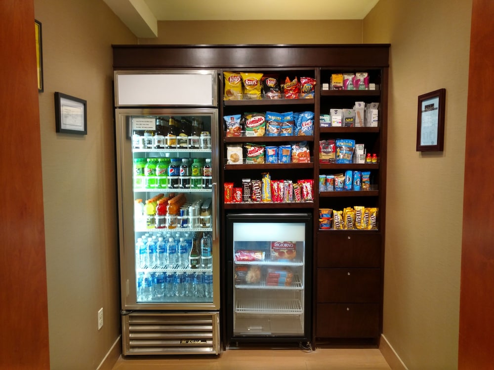 Fairfield Inn and Suites Rogers 34/56