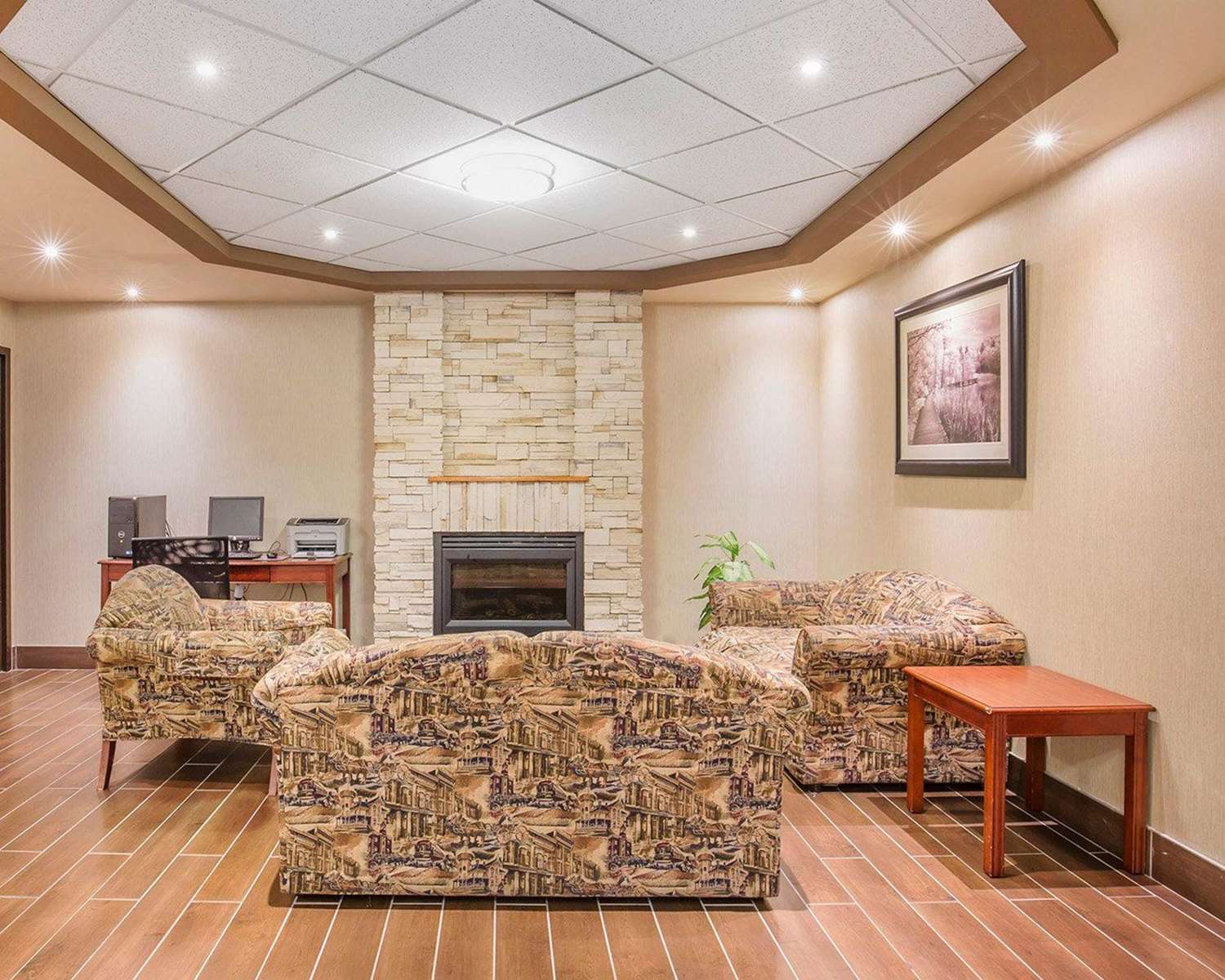 Comfort Inn & Suites Calgary University 9/15