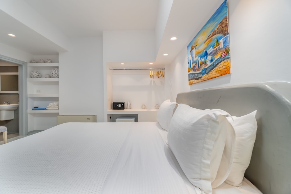 Central Fira Hotel 18/62