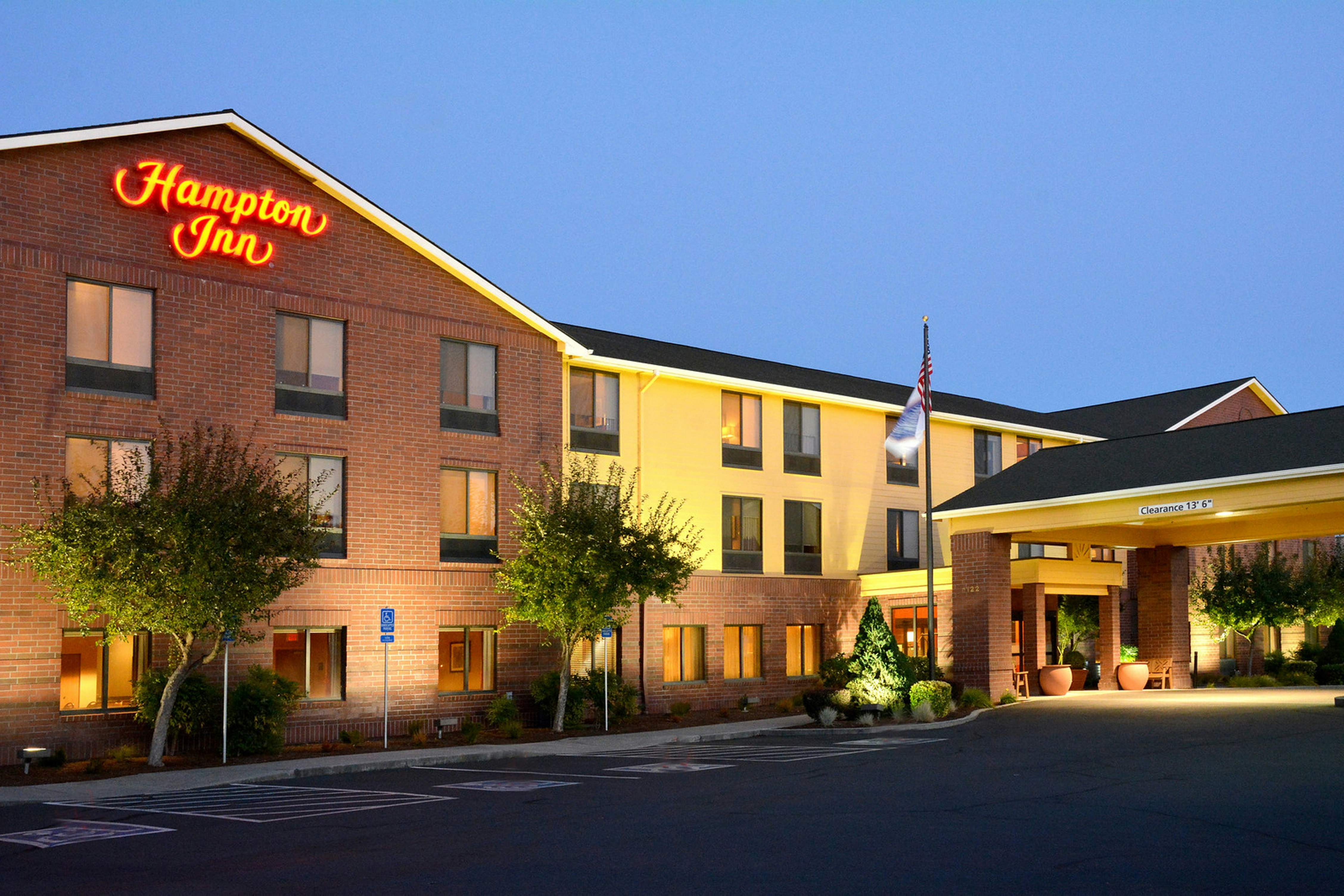Hampton Inn Medford 2/42