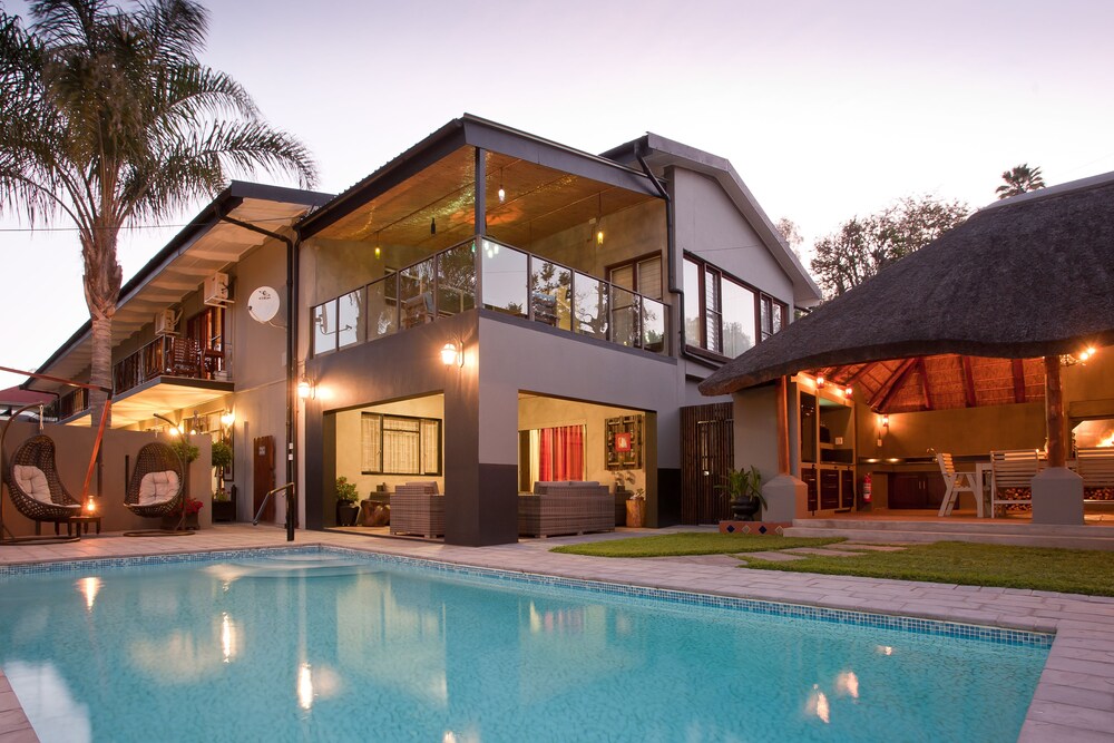 Miles B B Guesthouse 3/41