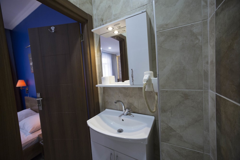 TAKSIM PARK SUITES 52/54