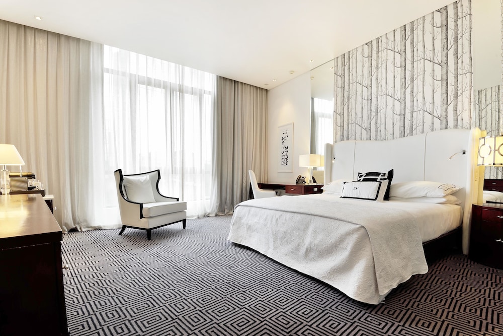 Davinci Hotel And Suites On Nelson Mandela Square 24/67