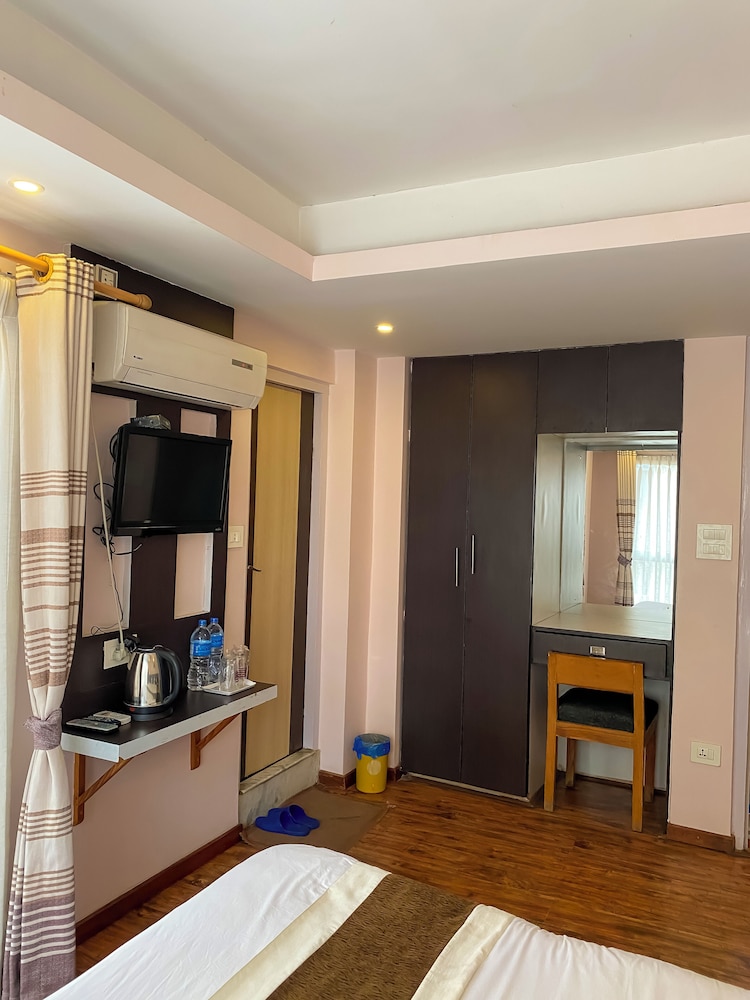Lemon Tree Hotel 23/44