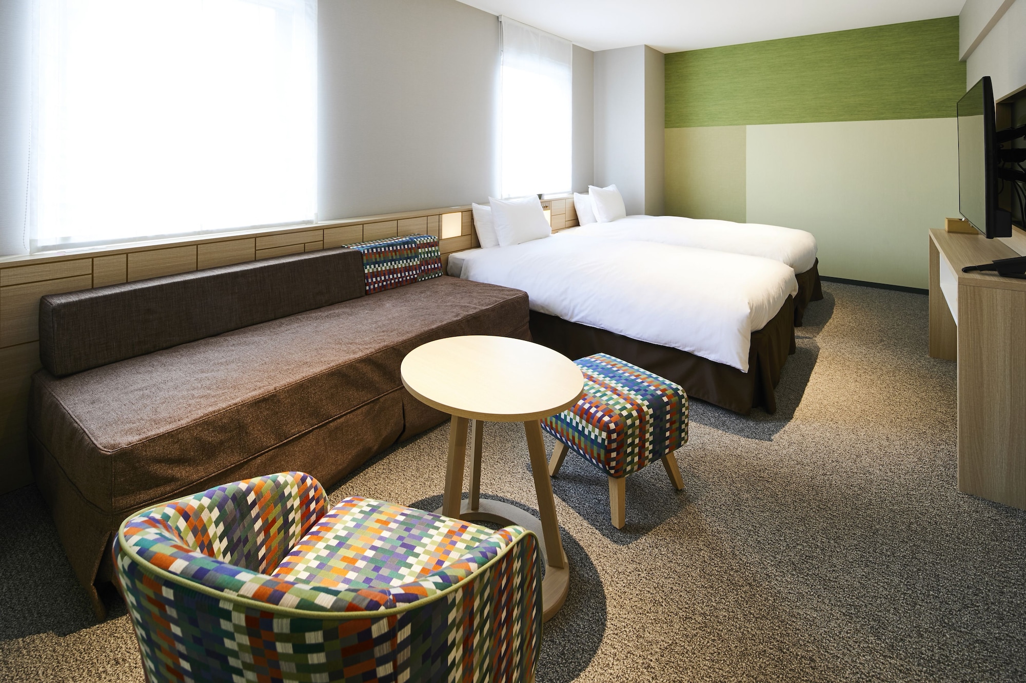 Universal, Twin Beds