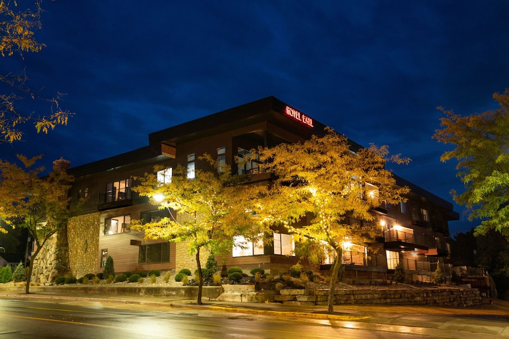 Hotel Earl of Charlevoix 44/50