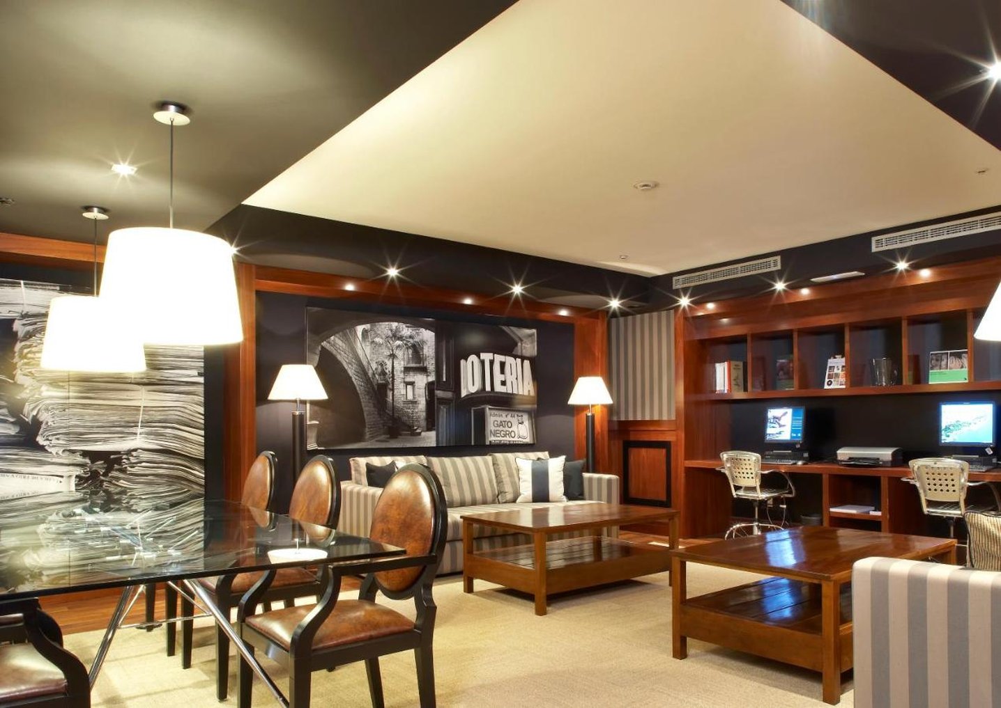U232 Hotel 51/66
