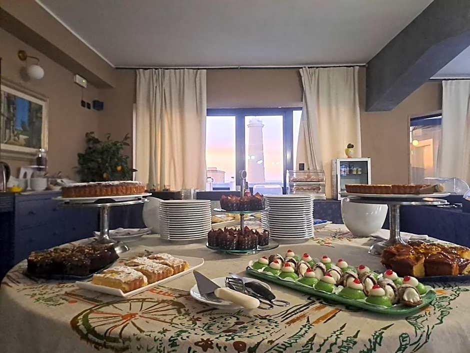 Hotel Al Faro 64/75