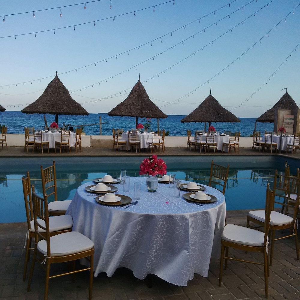 Serene Beach Resort 55/76