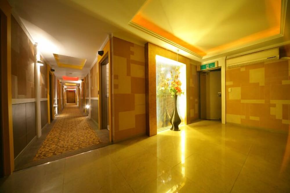 Ivy Hotel 17/26
