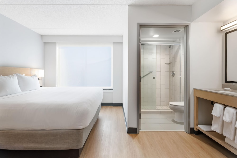 Hyatt Place College Station 74/74