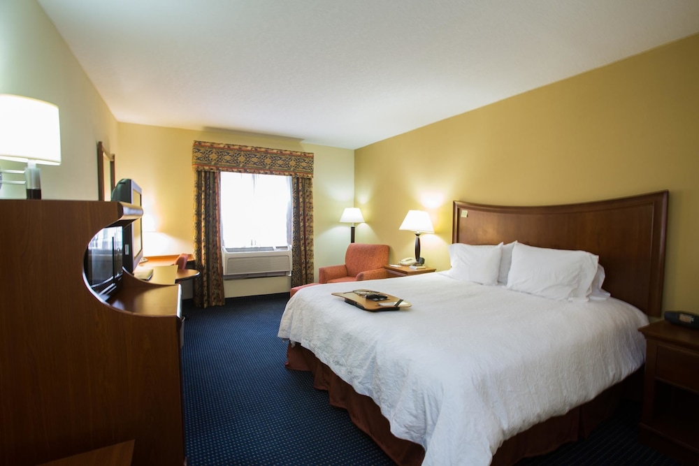 Hampton Inn Suites Savannah I 95 South Gateway 8/32
