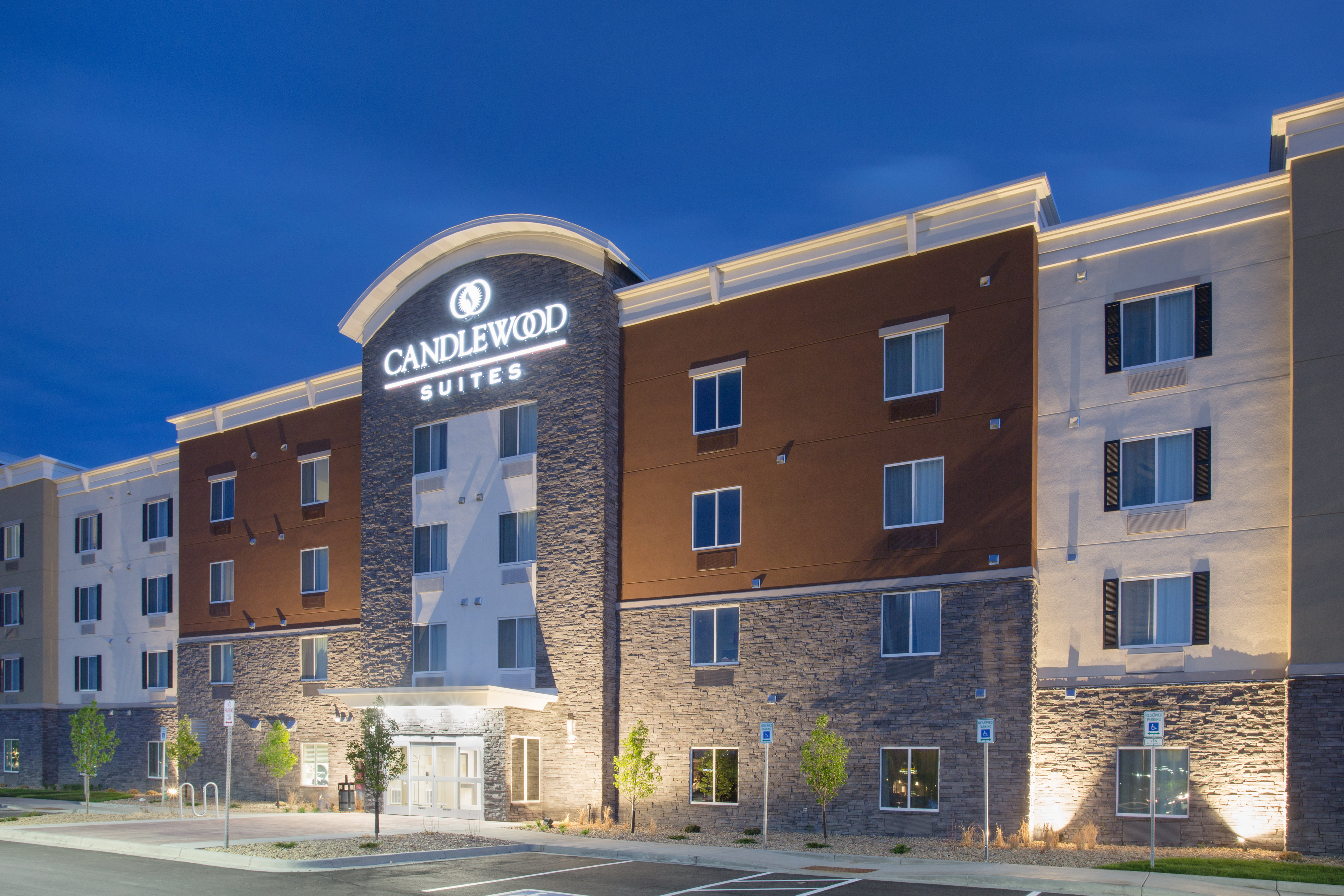CANDLEWOOD SUITES LONGMONT 4/34