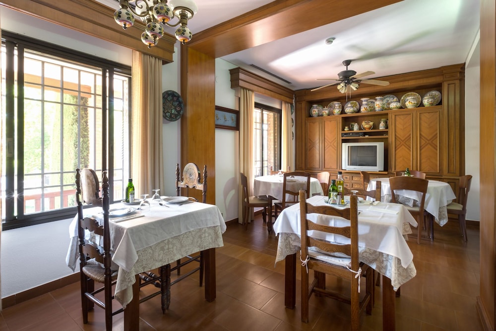 Hotel Riad Arruzafa 53/67