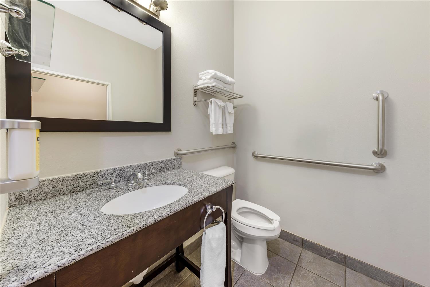 Best Western Plus Sand Bass Inn & Suites 48/52
