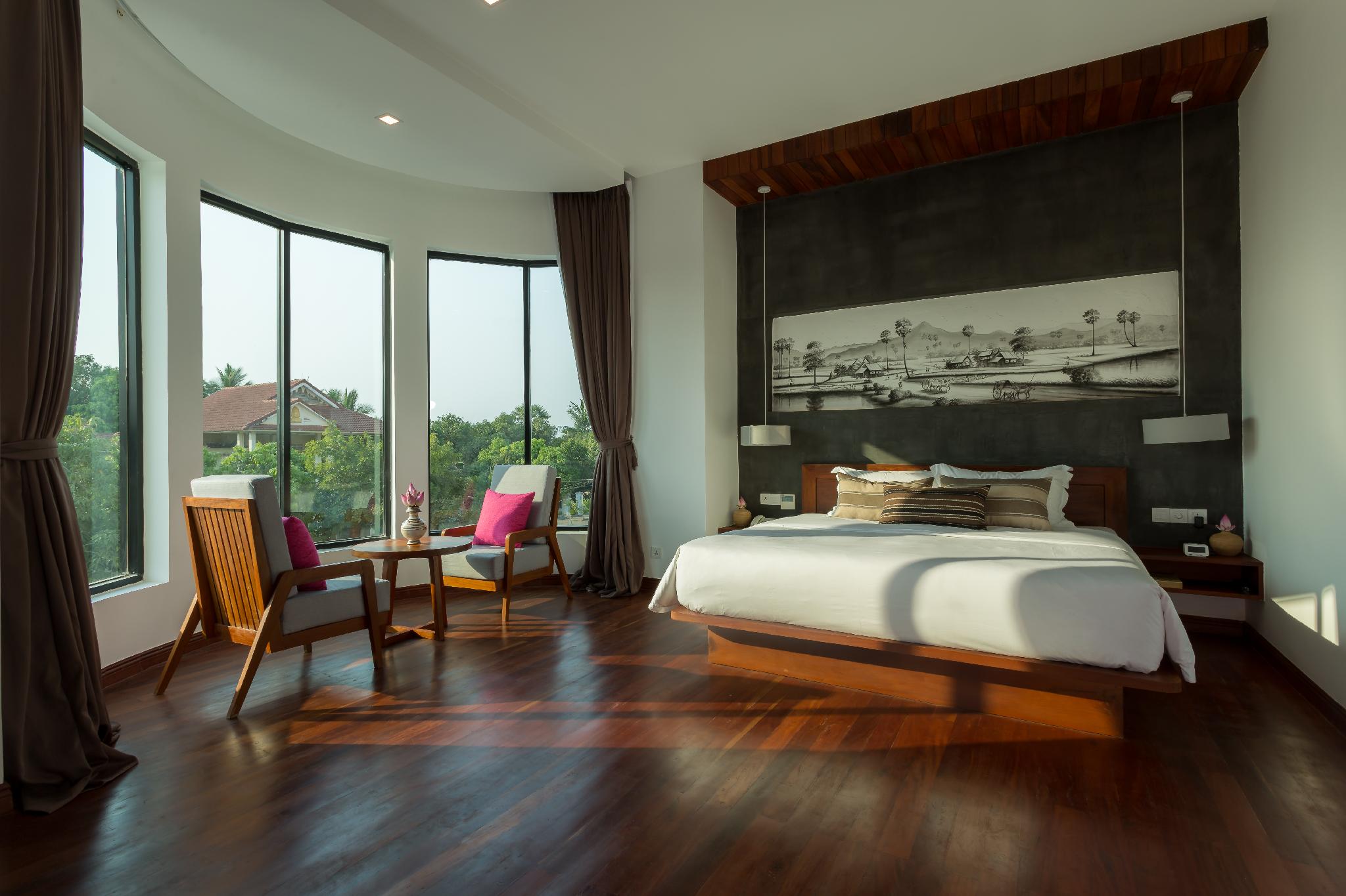 Royal, Suite, Pool View