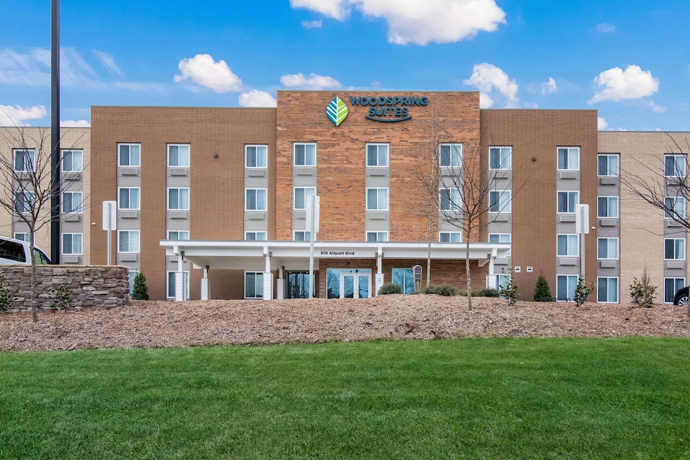 WoodSpring Suites Morrisville - Raleigh Durham Airport 30/35