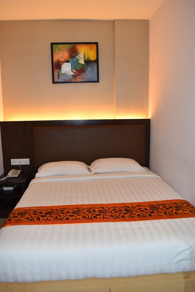 Sunrise Hotel 16/46