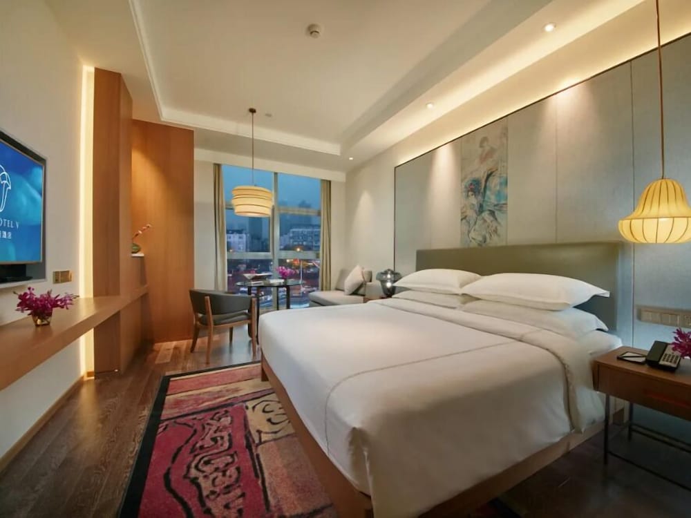 BUSINESS, DOUBLE BED