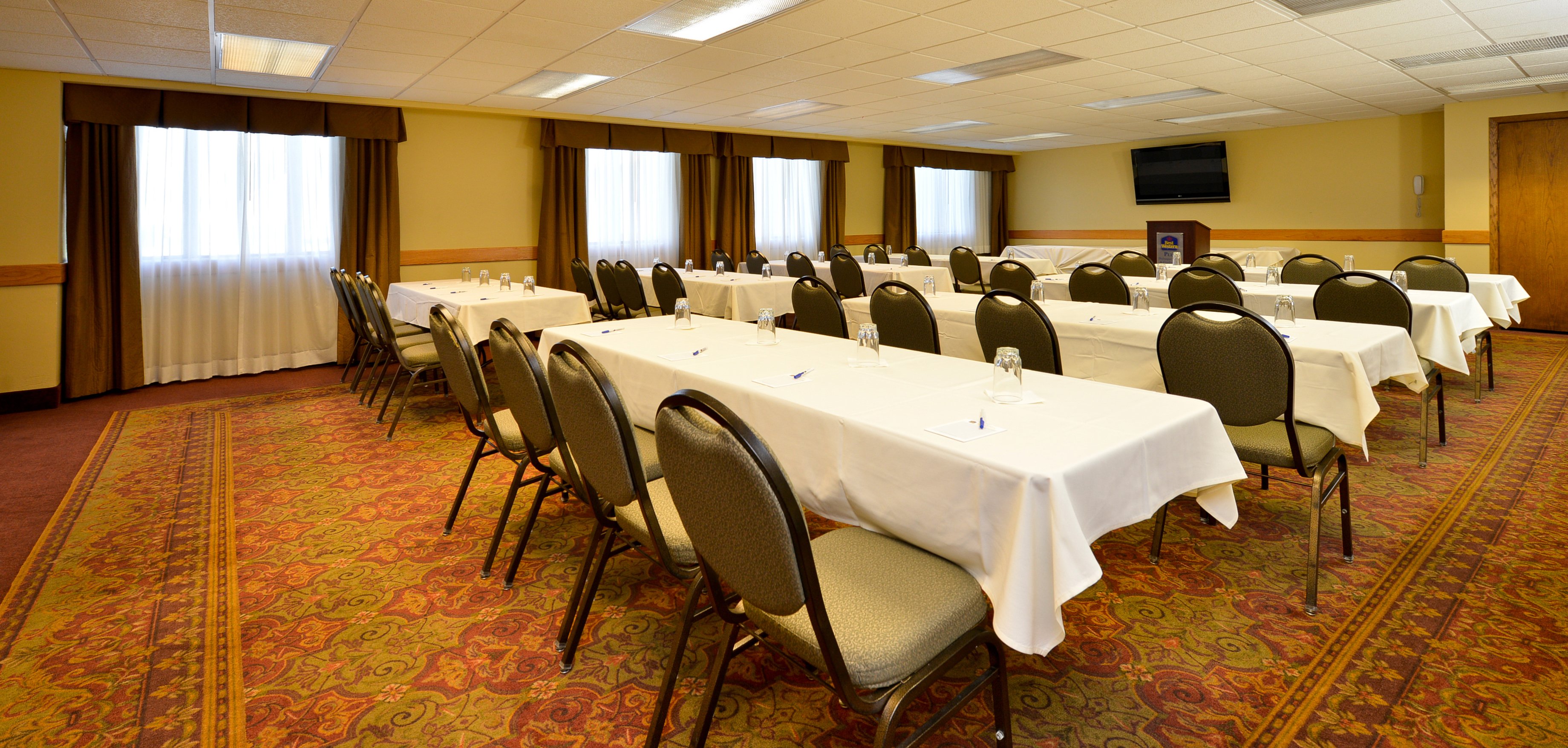 Best Western Plus Dubuque Hotel and Conference Center 26/33