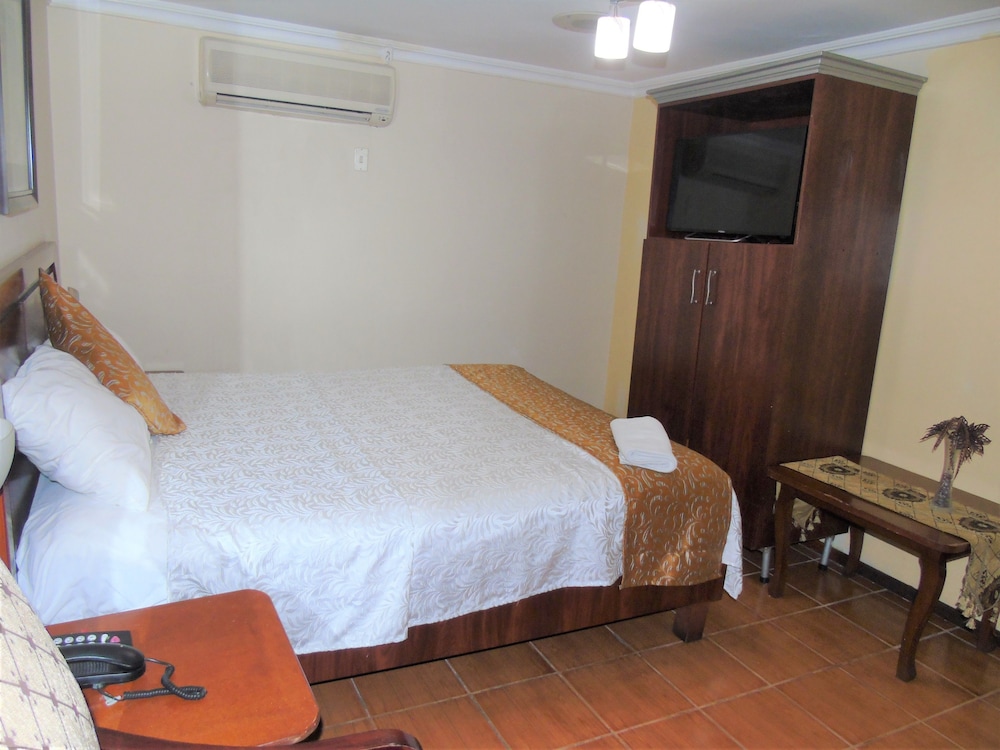 Hotel Malecon Inn 26/67