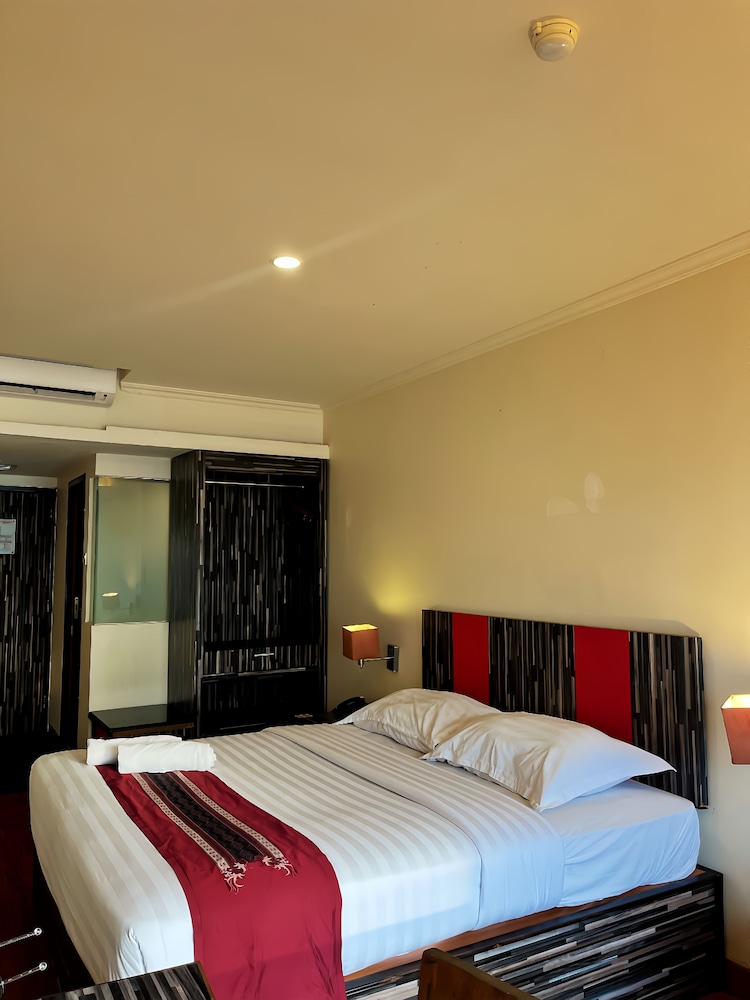 Lion Hotel And Plaza 15/40